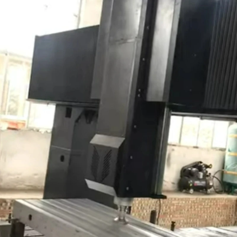 Платформата T слот е под машинска машина за нумеричка контрола на CNC
